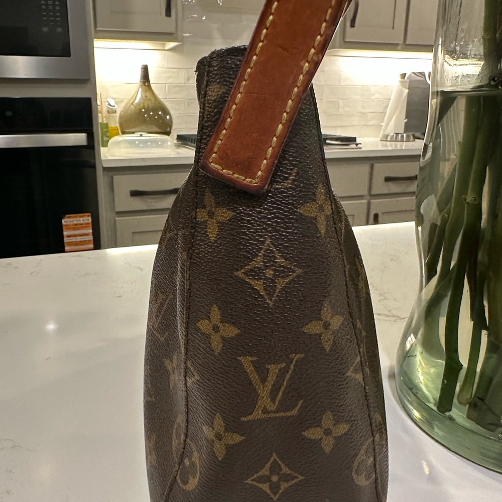 LOUIS VUITTON Monogram Looping MM - Picture 4 of 5